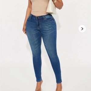 Size 7 Classic Blue Women's Jeans NWT